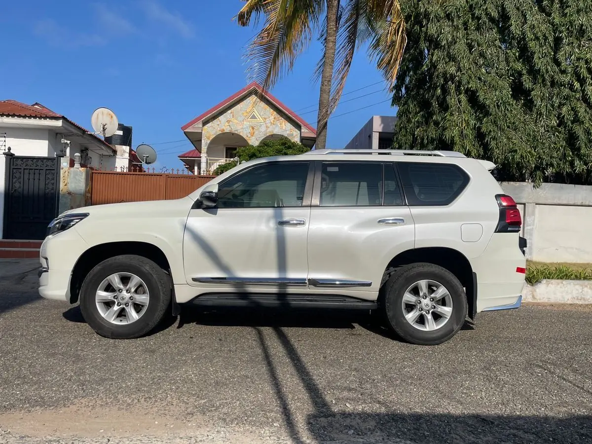 Toyota Land Cruiser Prado (white), Mostlovez Car Rentals