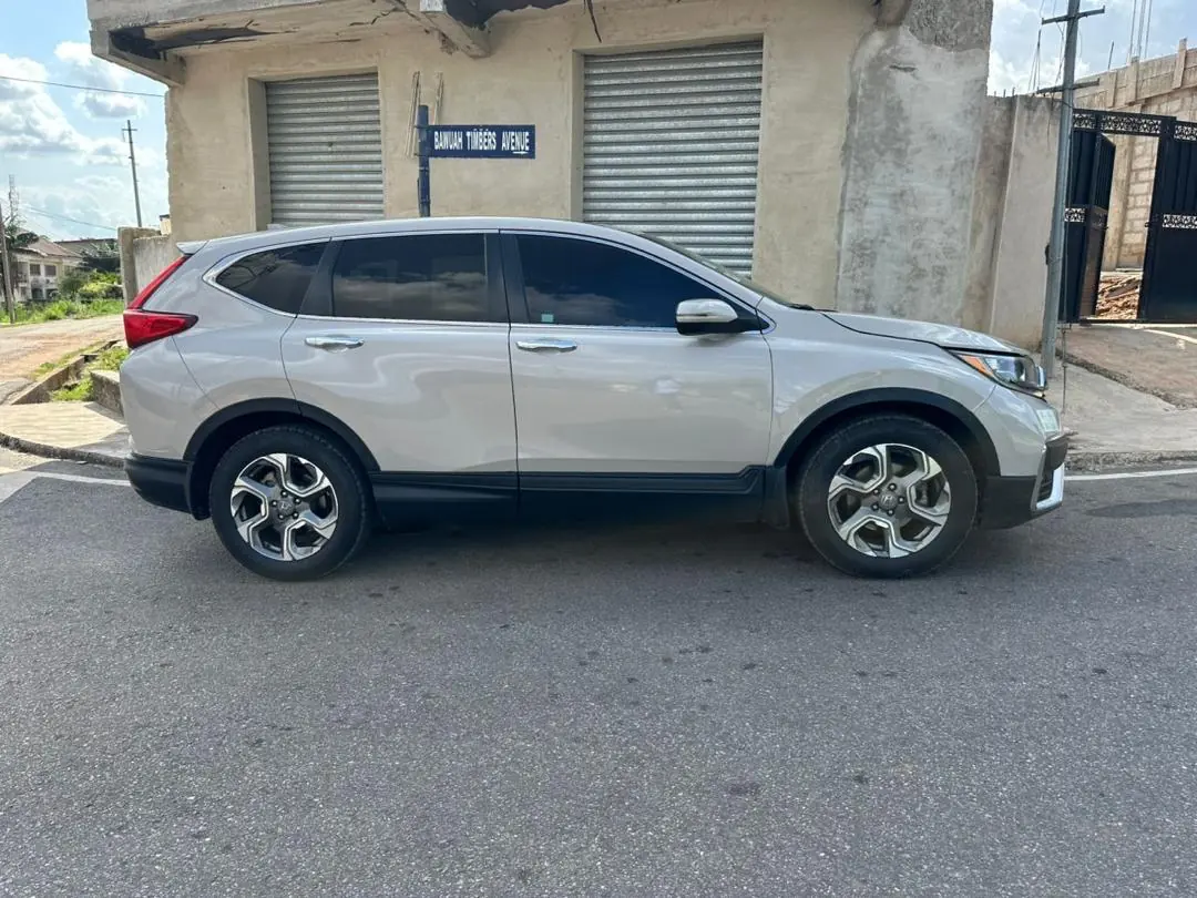 Honda CR-V (silver), Mprah1 Car Rental