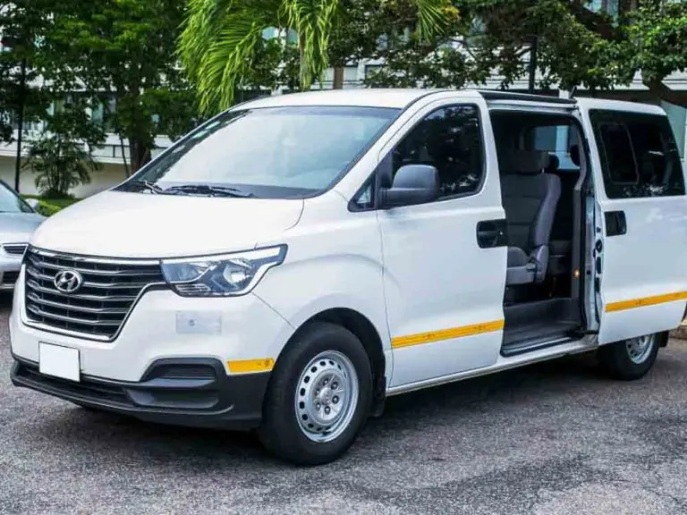 Smile City Rent A Car - Hyundai H1 Mini Bus